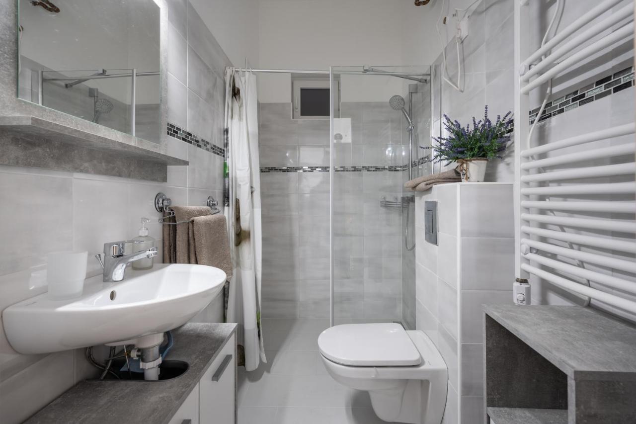 Bpr Embrody City Apartment Budapest Bagian luar foto